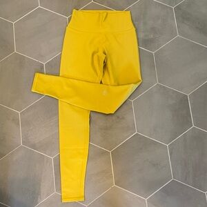 Alo Yoga Air Lift Yellow High-Waisted Leggings M